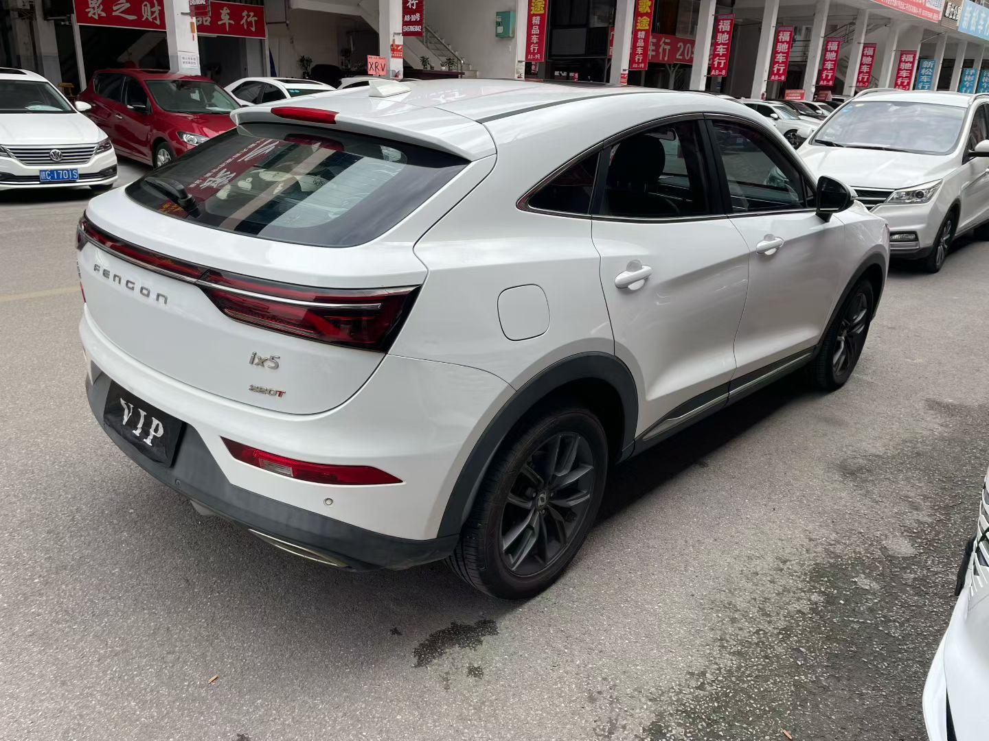 Dongfeng Fengon ix5 2019 thumb 4