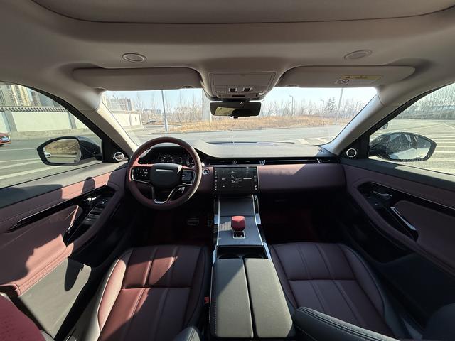 Land Rover Evoque 2024 thumb 5