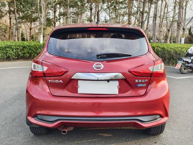 Nissan Tiida 2016 thumb 3