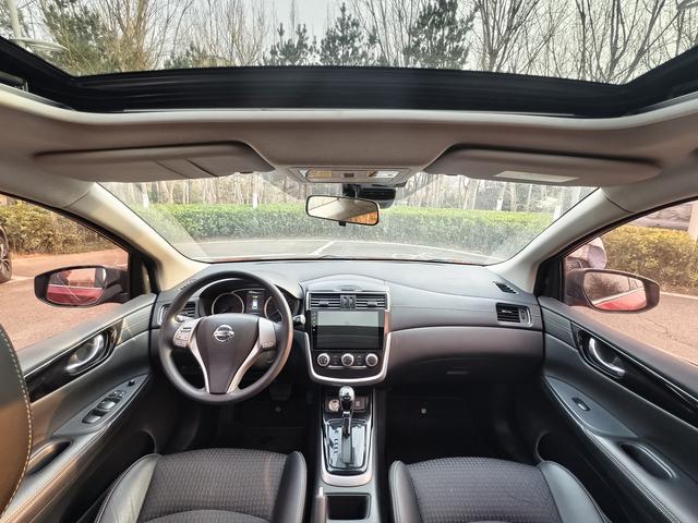 Nissan Tiida 2016 thumb 5