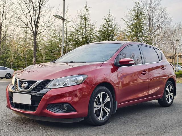 Nissan Tiida 2016 thumb 9