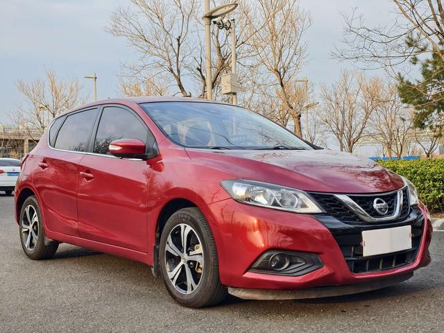 Nissan Tiida 2016 thumb 11