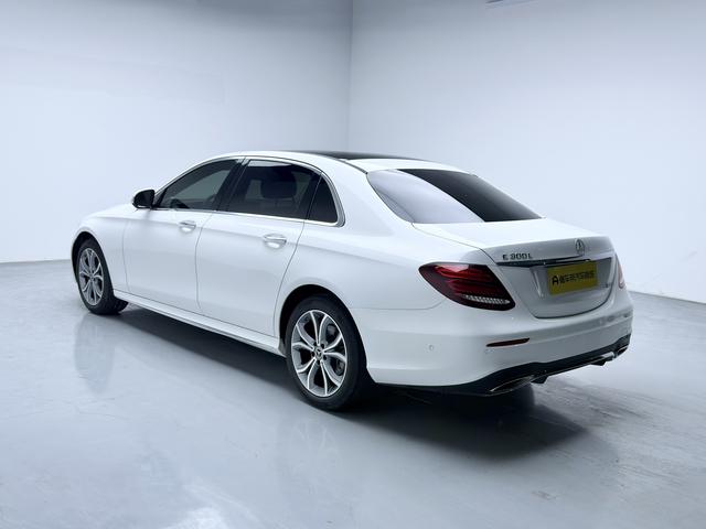 Mercedes-Benz E-Class 2020 thumb 3