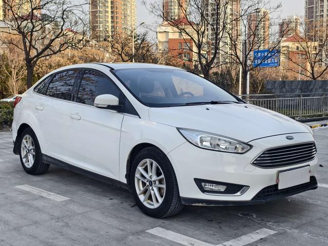 Ford Focus ST 2017 thumb 10