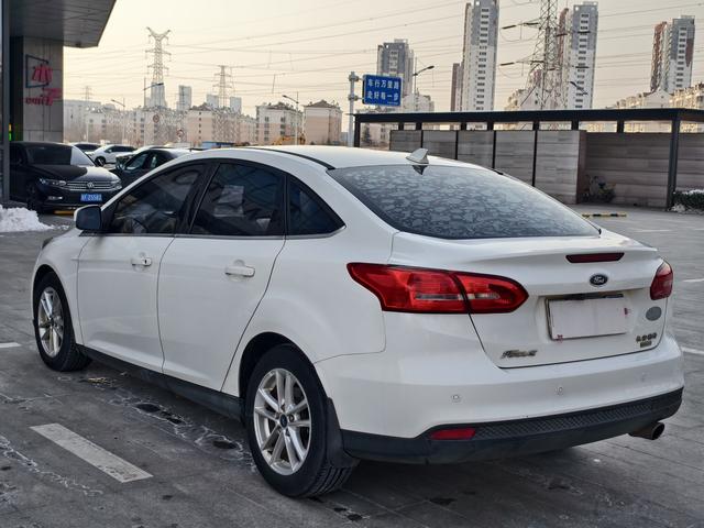 Ford Focus ST 2017 thumb 11