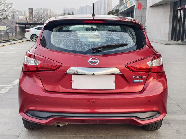 Nissan Tiida 2016 thumb 3
