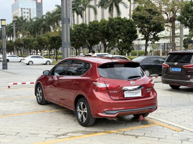 Nissan Tiida 2016 thumb 2