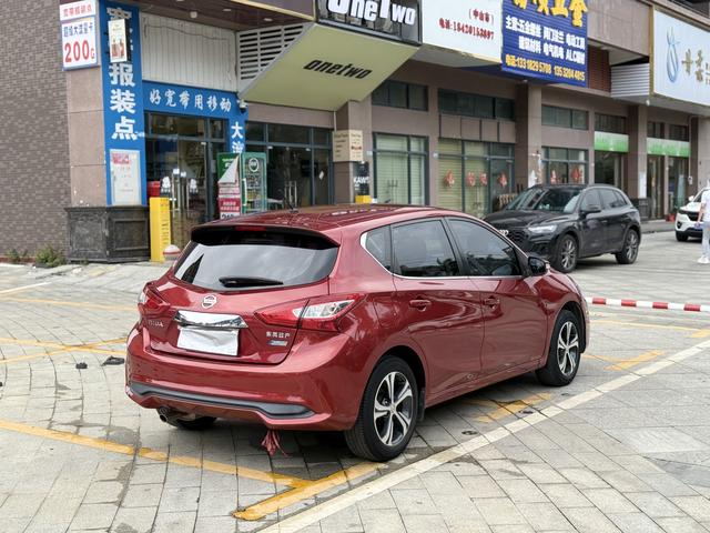 Nissan Tiida 2016 thumb 4