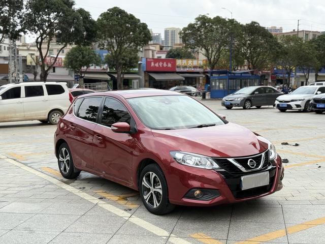 Nissan Tiida 2016 thumb 10