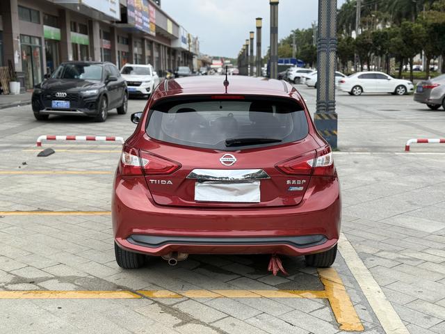 Nissan Tiida 2016 thumb 12