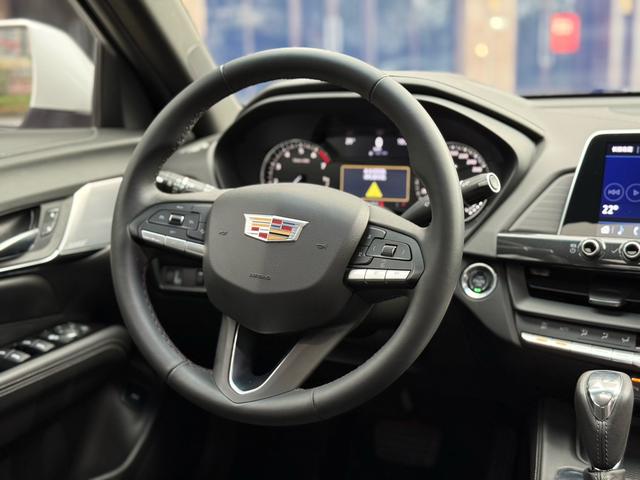 Cadillac CT4 2023 thumb 7