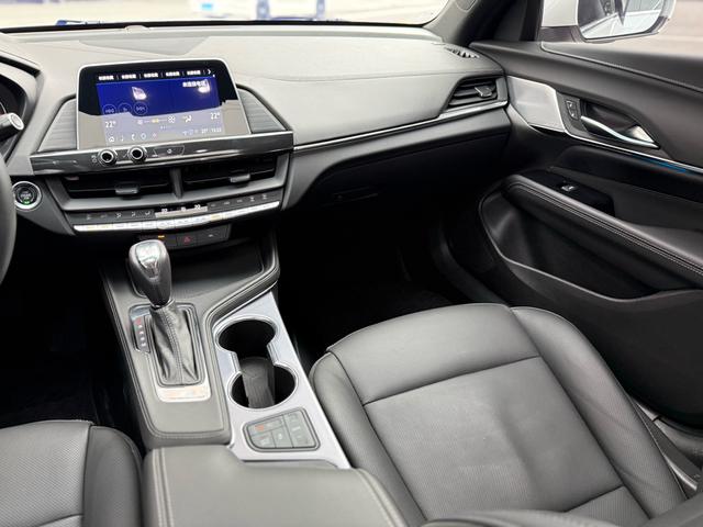 Cadillac CT4 2023 thumb 9