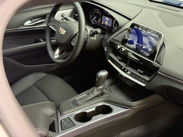 Cadillac CT4 2023 thumb 10