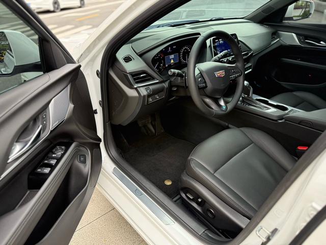 Cadillac CT4 2023 thumb 12