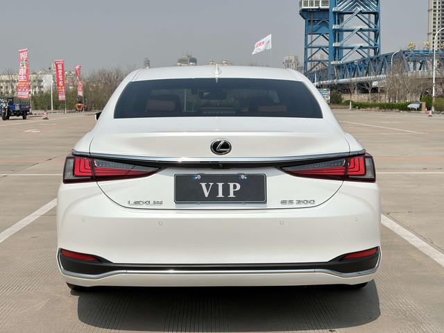 Lexus ES 2018 thumb 3