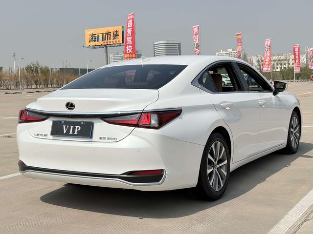 Lexus ES 2018 thumb 4