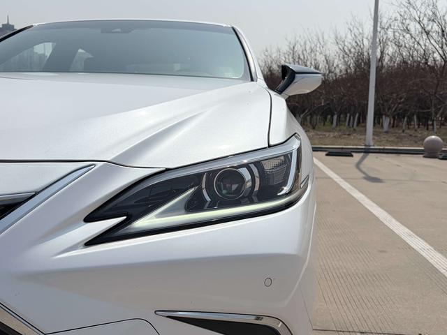 Lexus ES 2018 thumb 5
