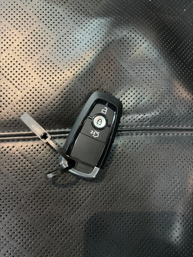 Ford Taurus 2019 thumb 9