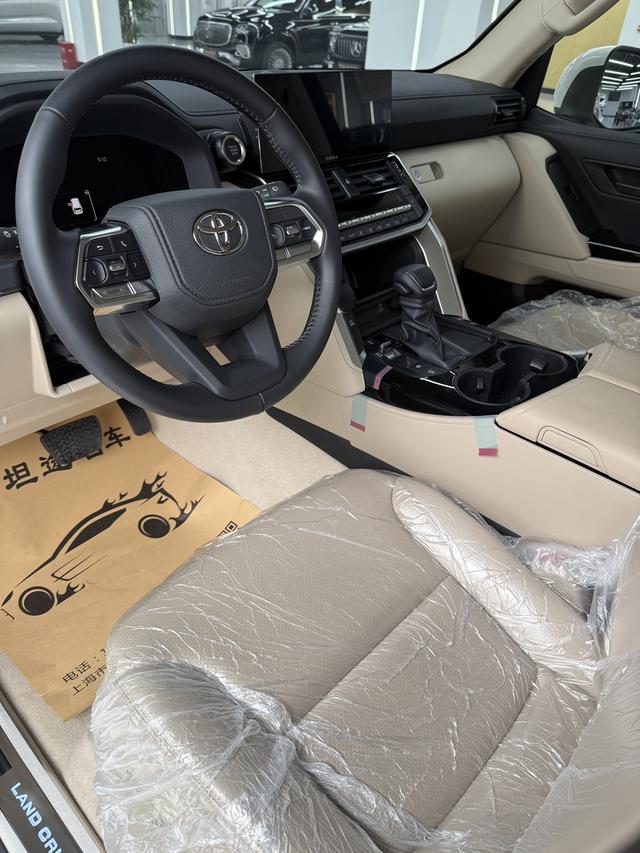 Toyota Lan De Ku Lu Ze 2025 thumb 4