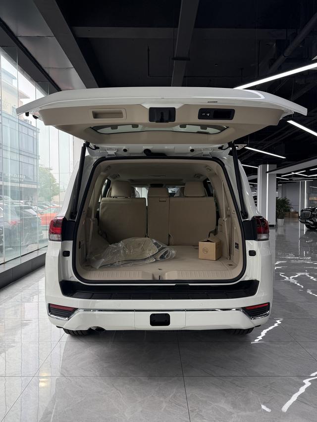 Toyota Lan De Ku Lu Ze 2025 thumb 5