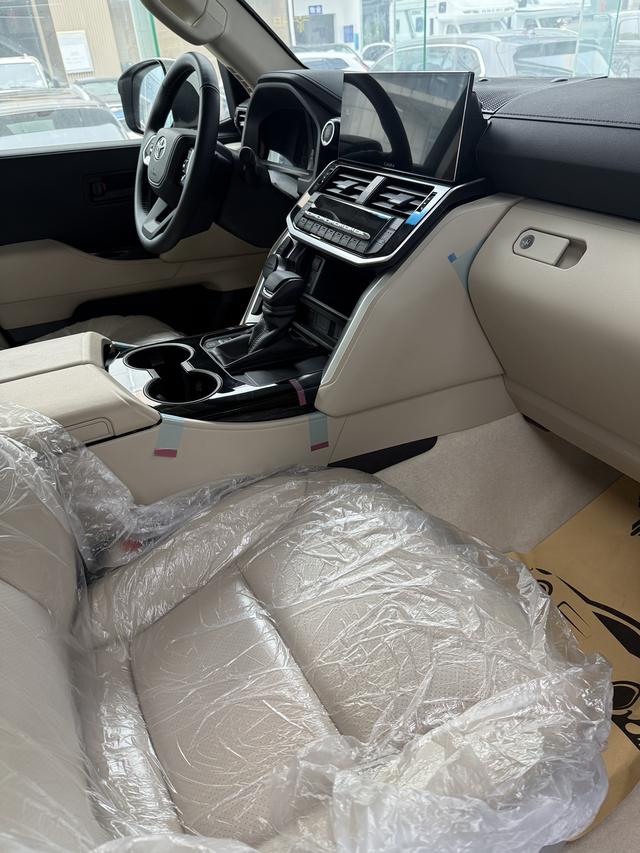 Toyota Lan De Ku Lu Ze 2025 thumb 7