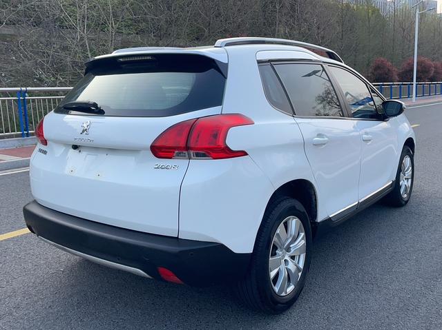Peugeot 2008 2014 thumb 4