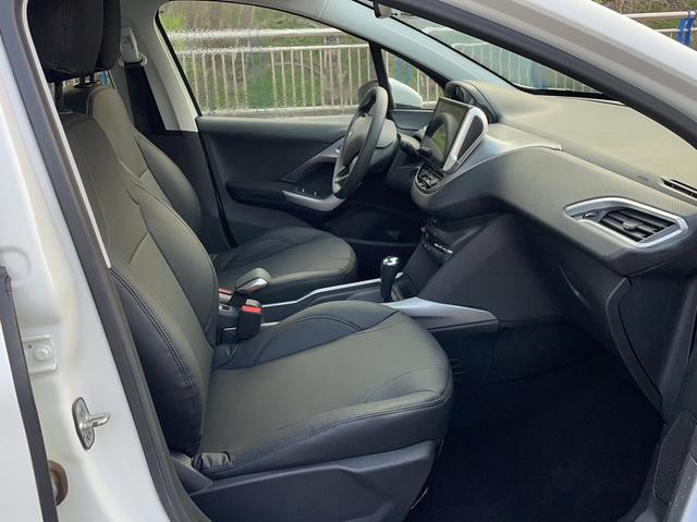 Peugeot 2008 2014 thumb 11
