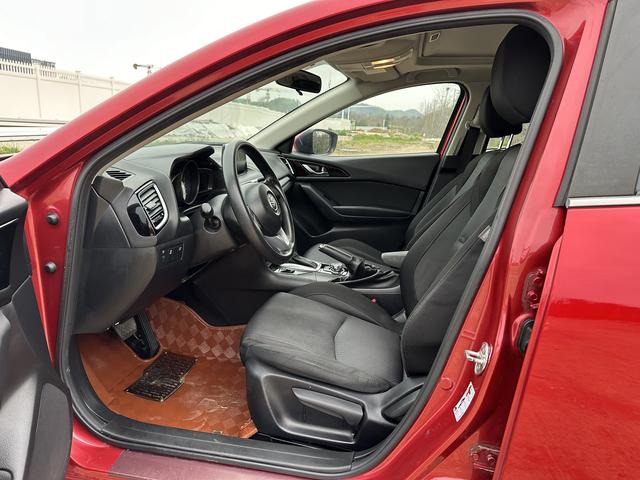 Mazda 3 2016 thumb 7