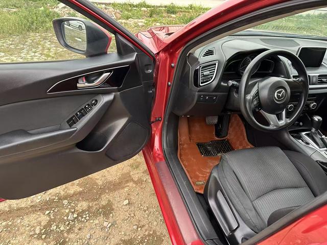 Mazda 3 2016 thumb 8
