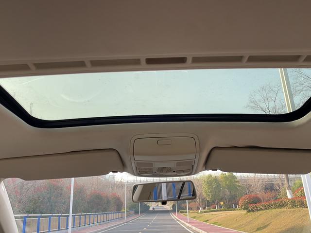 Volkswagen Golf 2012 thumb 10