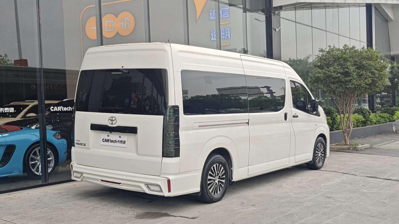 Toyota HiAce 2022 thumb 3
