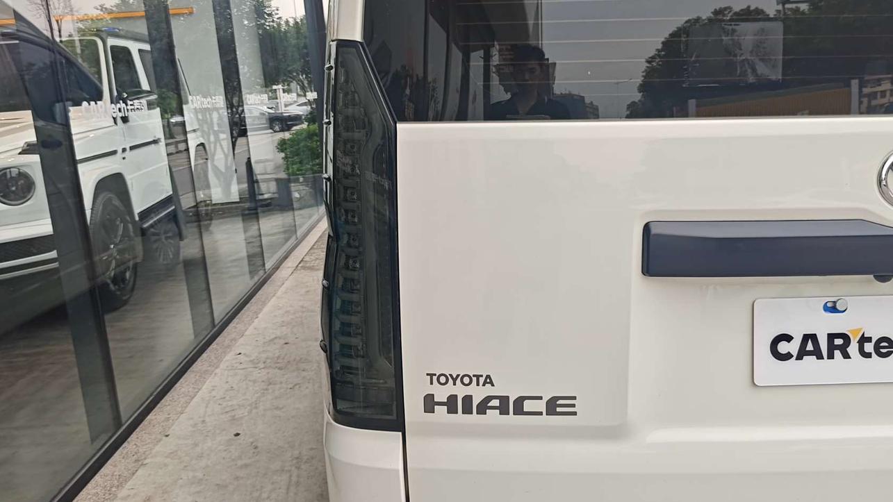 Toyota HiAce 2022 thumb 7