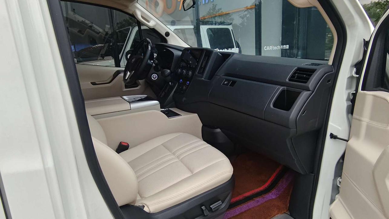 Toyota HiAce 2022 thumb 8