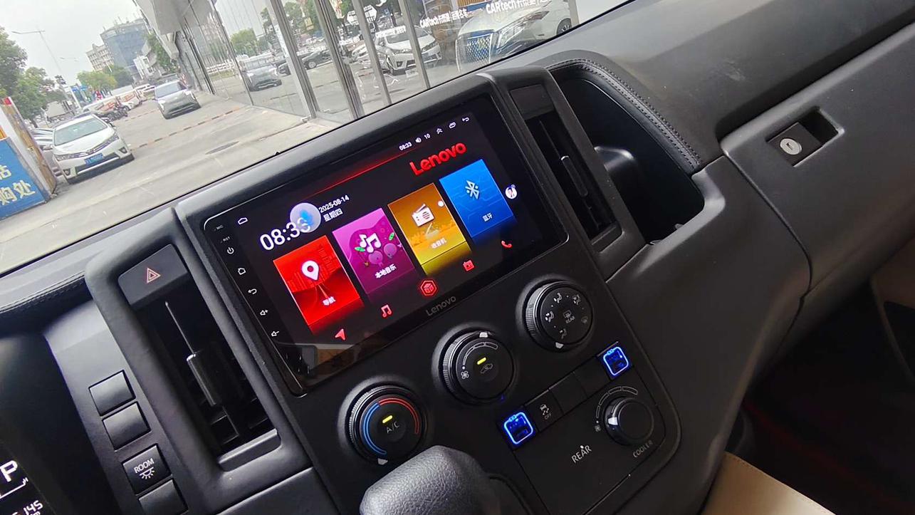 Toyota HiAce 2022 thumb 11