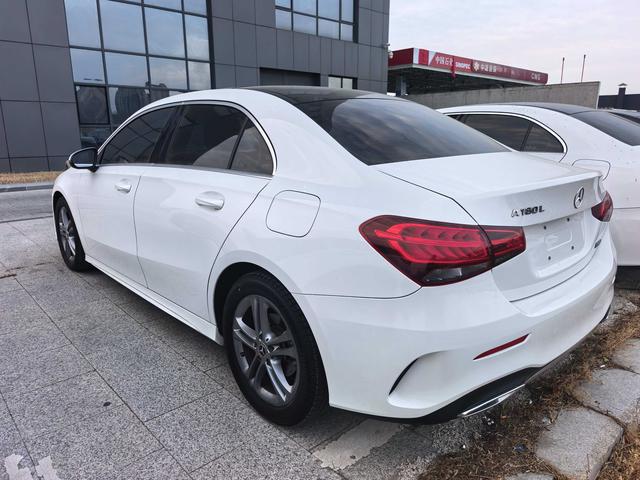 Mercedes-Benz A-Class 2019 thumb 2