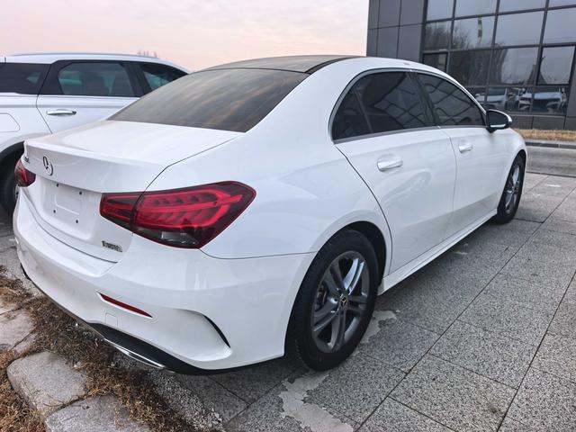 Mercedes-Benz A-Class 2019 thumb 4
