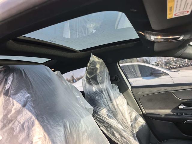 Mercedes-Benz A-Class 2019 thumb 10