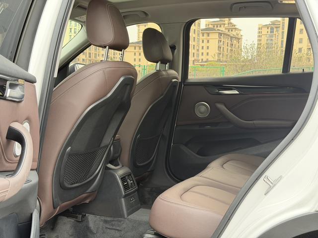 BMW X1 2022 thumb 10