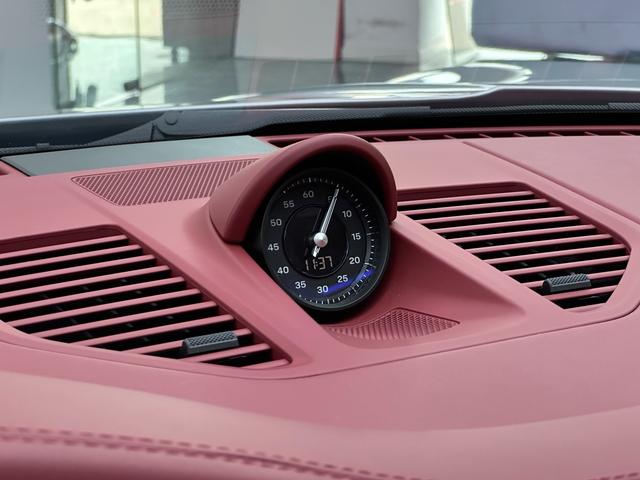 Porsche 911 2023 thumb 3