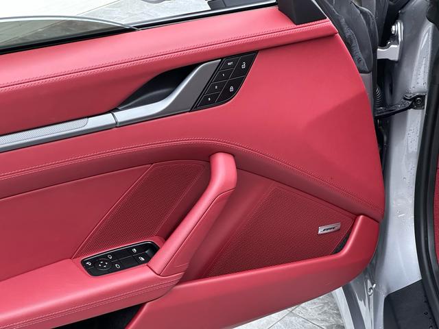 Porsche 911 2023 thumb 7