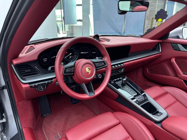 Porsche 911 2023 thumb 9