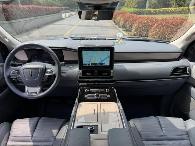 Lincoln Nautilus 2020 thumb 4