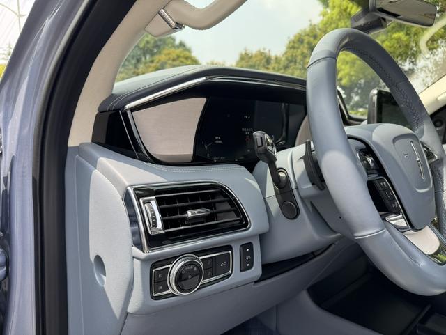Lincoln Nautilus 2020 thumb 8