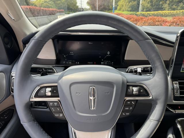 Lincoln Nautilus 2020 thumb 11