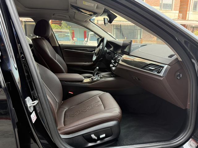 BMW 5 серии 2022 thumb 12