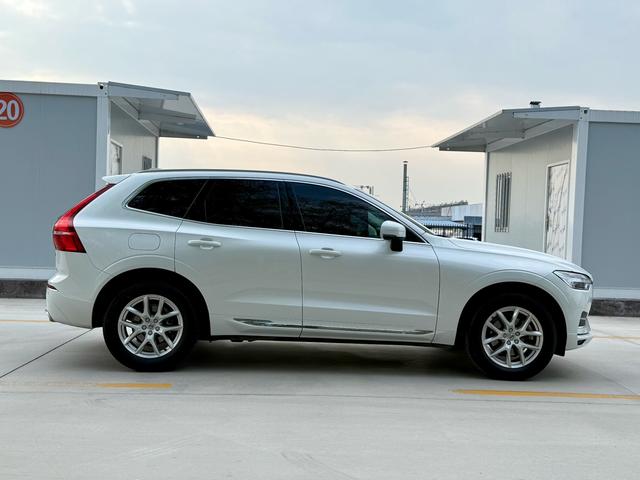 Volvo XC60 2020 thumb 6