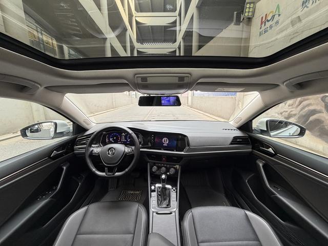 Volkswagen Sagitar 2021 thumb 5