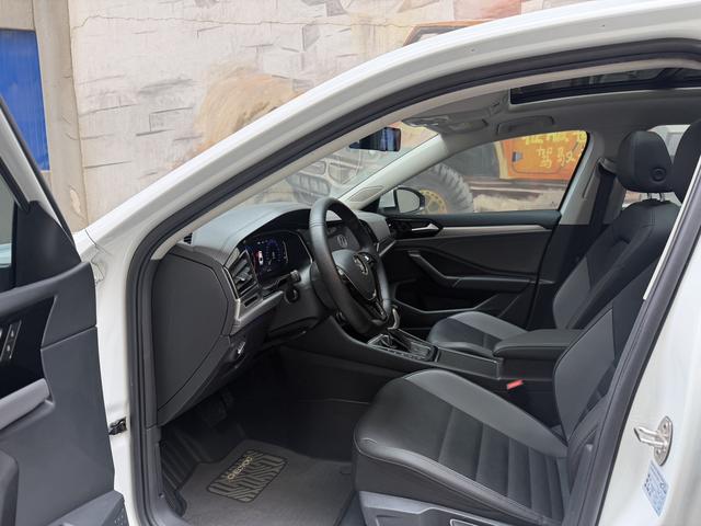 Volkswagen Sagitar 2021 thumb 6