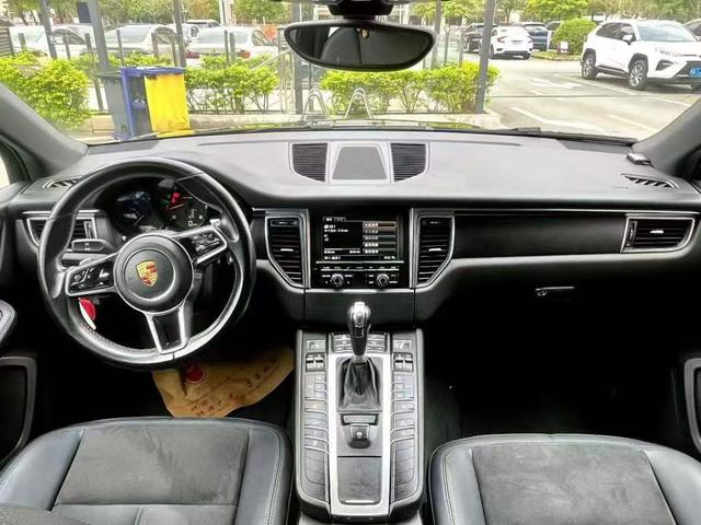Porsche Macan 2014 thumb 5