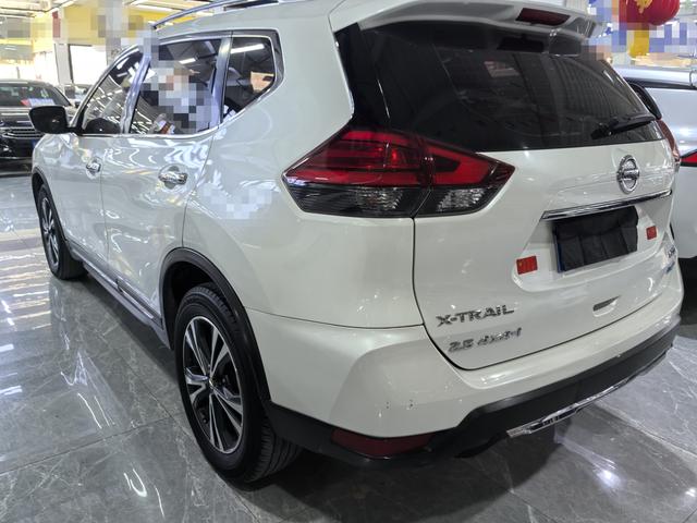 Nissan X-Trail 2017 thumb 2